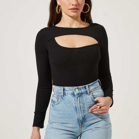 ASTR cutout black bodysuit - Picture 3 of 4